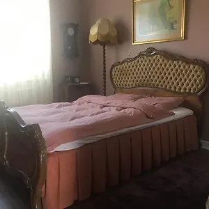  Bed & Breakfast Cosy B&b-well Located- Directly At Globen Ericsson
