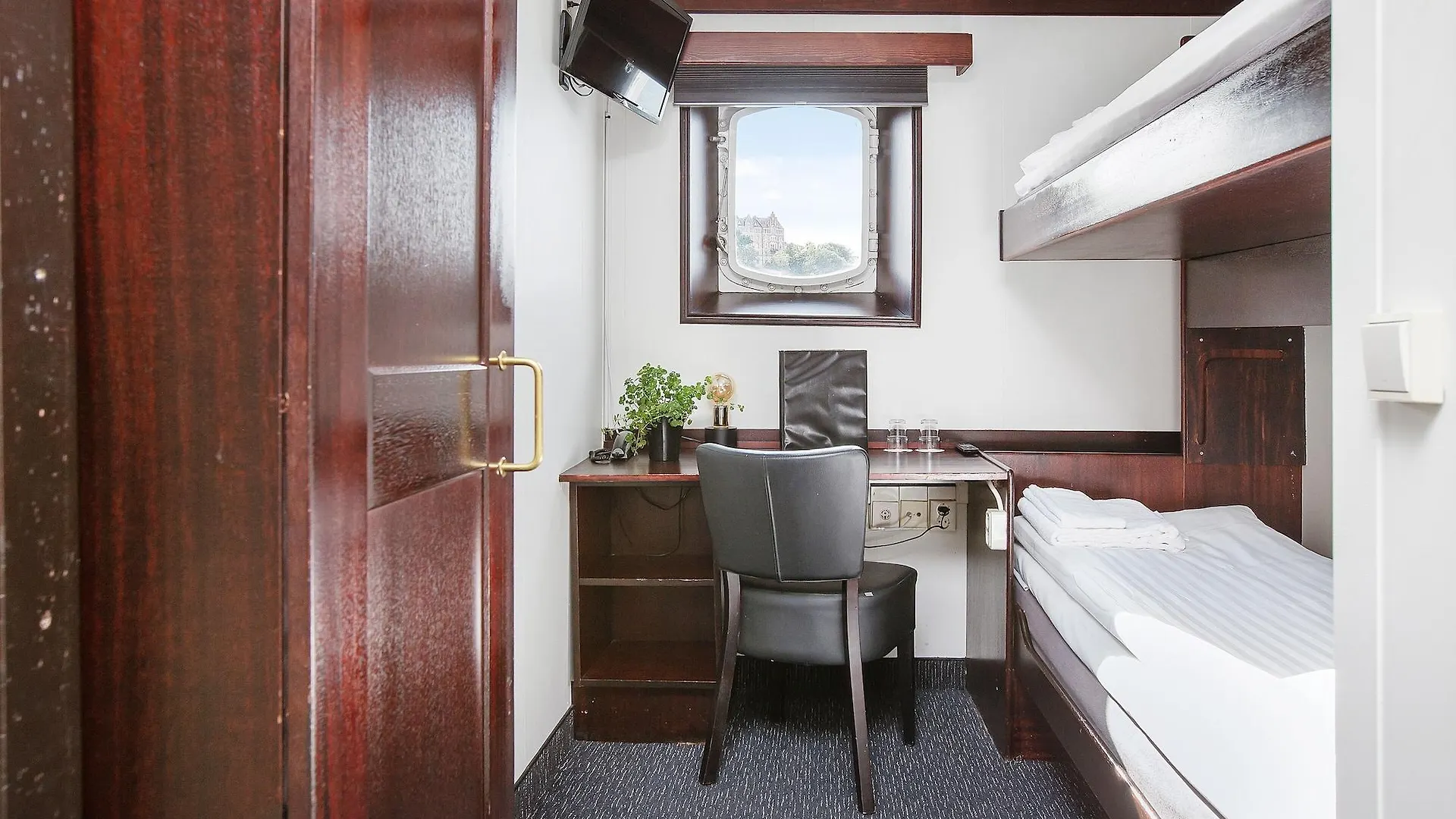Maelardrottningen Yacht Hotel Stockholm Botel
