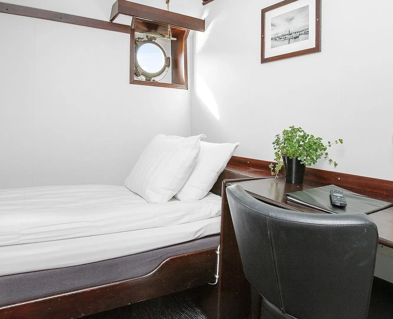 Maelardrottningen Yacht Hotel Stockholm 3*,  Sweden