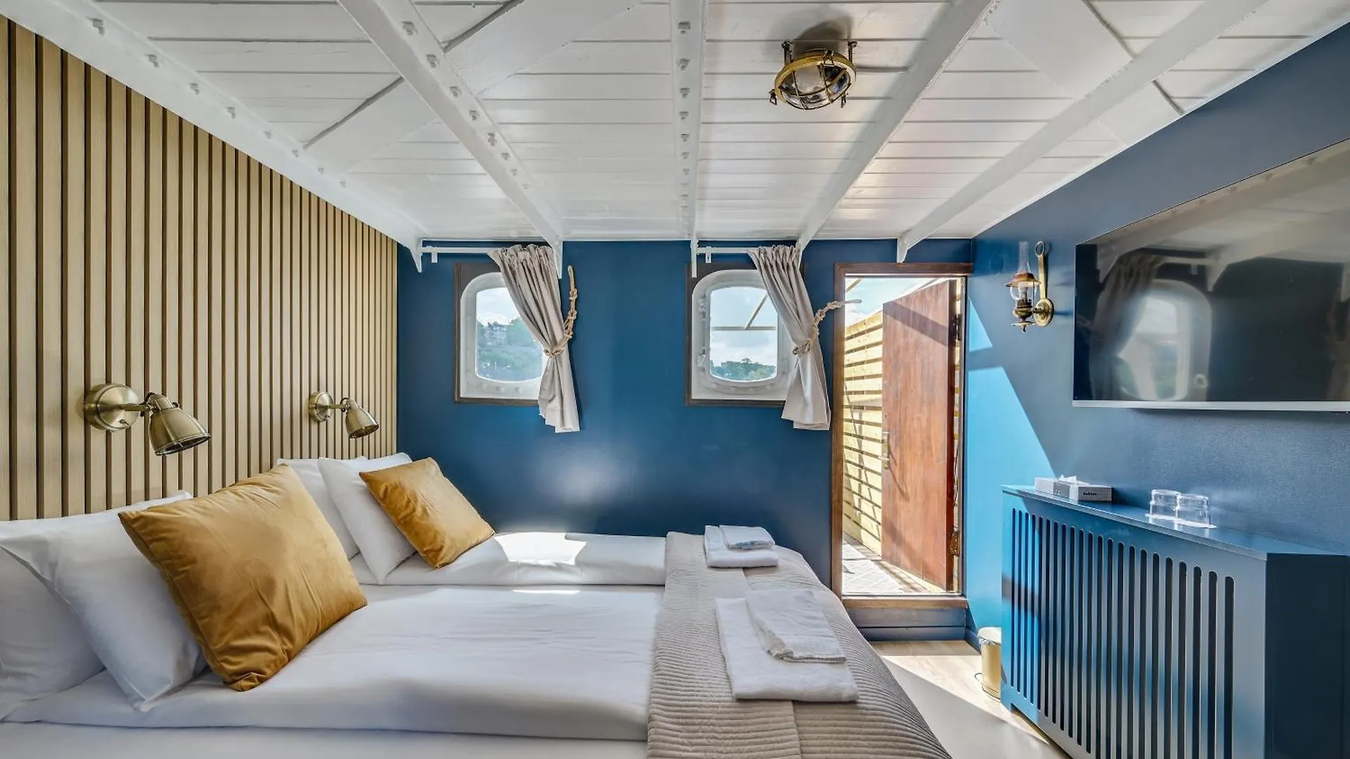 Maelardrottningen Yacht Hotel Stockholm