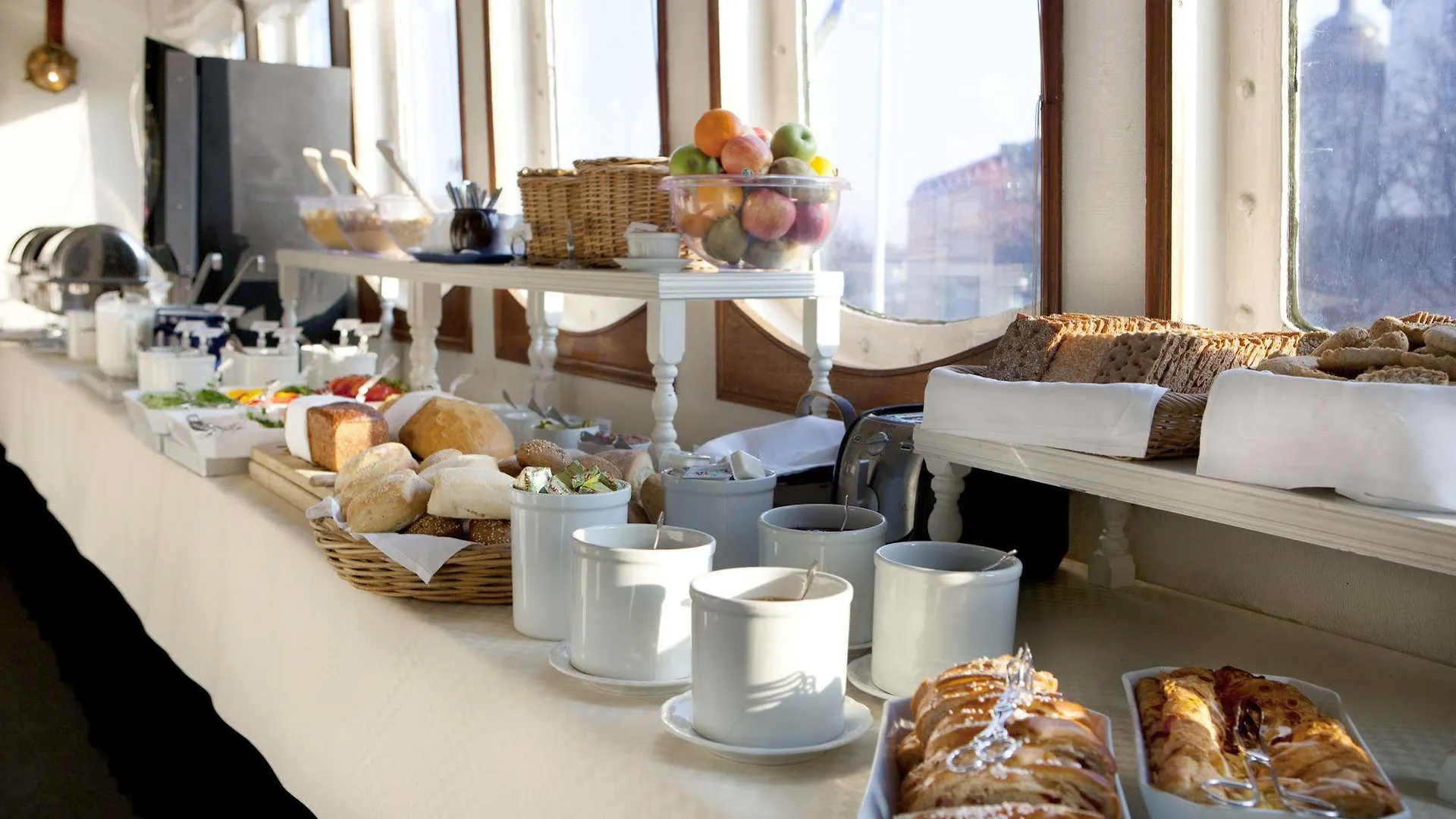 Maelardrottningen Yacht Hotel Stockholm 3*,  Sweden