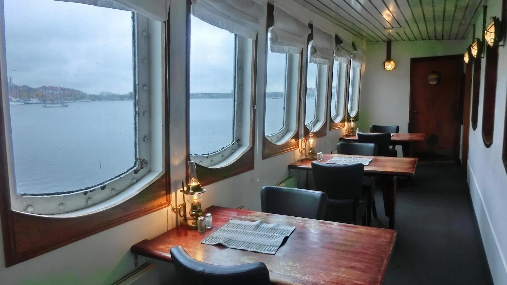 Maelardrottningen Yacht Hotel Stockholm Botel